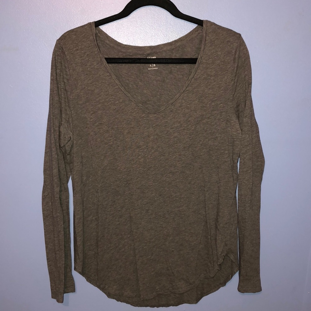 Long sleeve v-neck